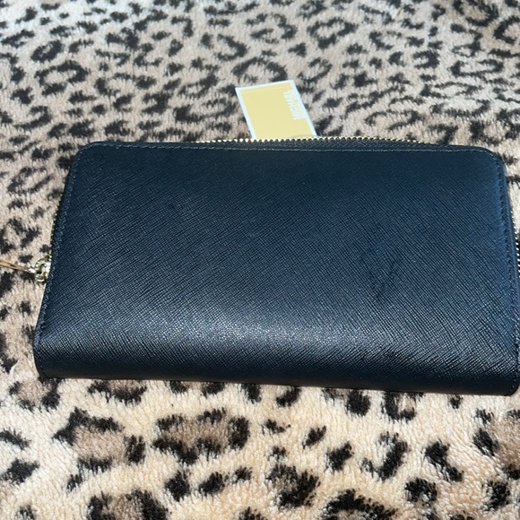Women’s Michael Kors Wallet - Picture 2 of 8